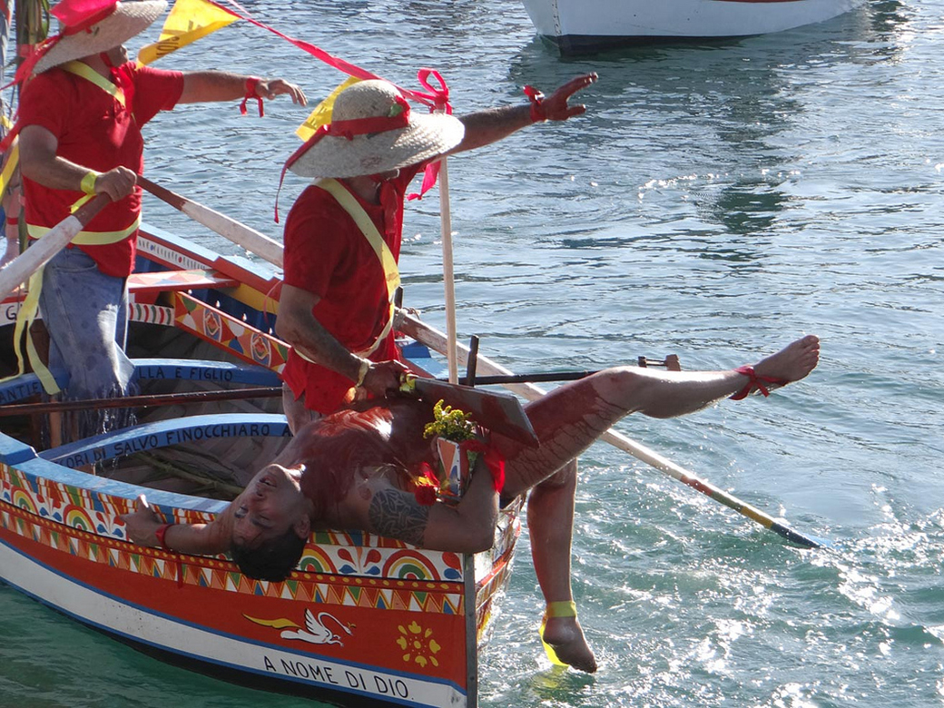 Aci Trezza: u pisci a mari