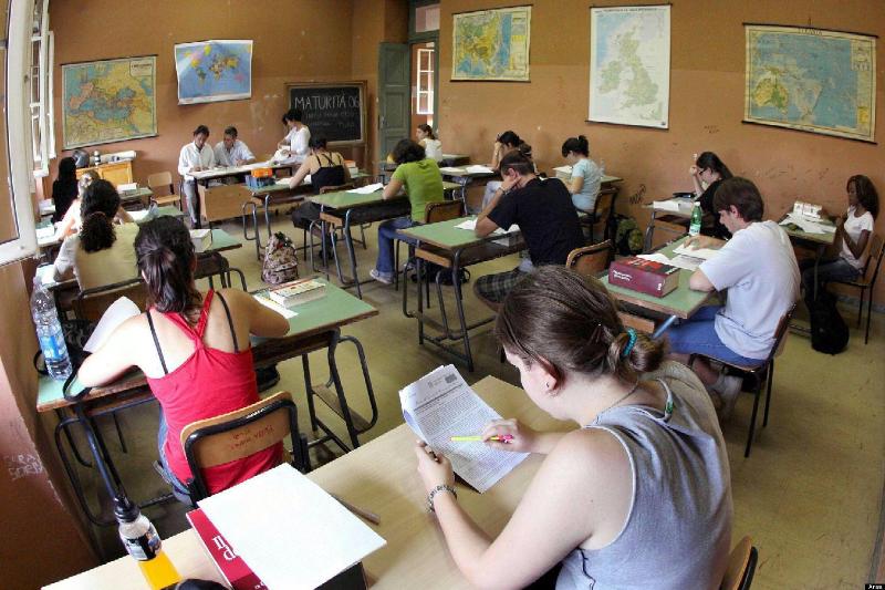 Scuola in Sicilia: lo svuotamento delle classi, la migrazione delle famiglie, l’esodo dei docenti.