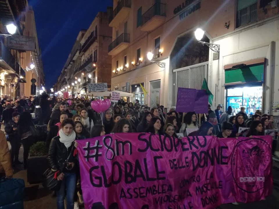 8 marzo in Sicilia, migliaia di donne in corteo