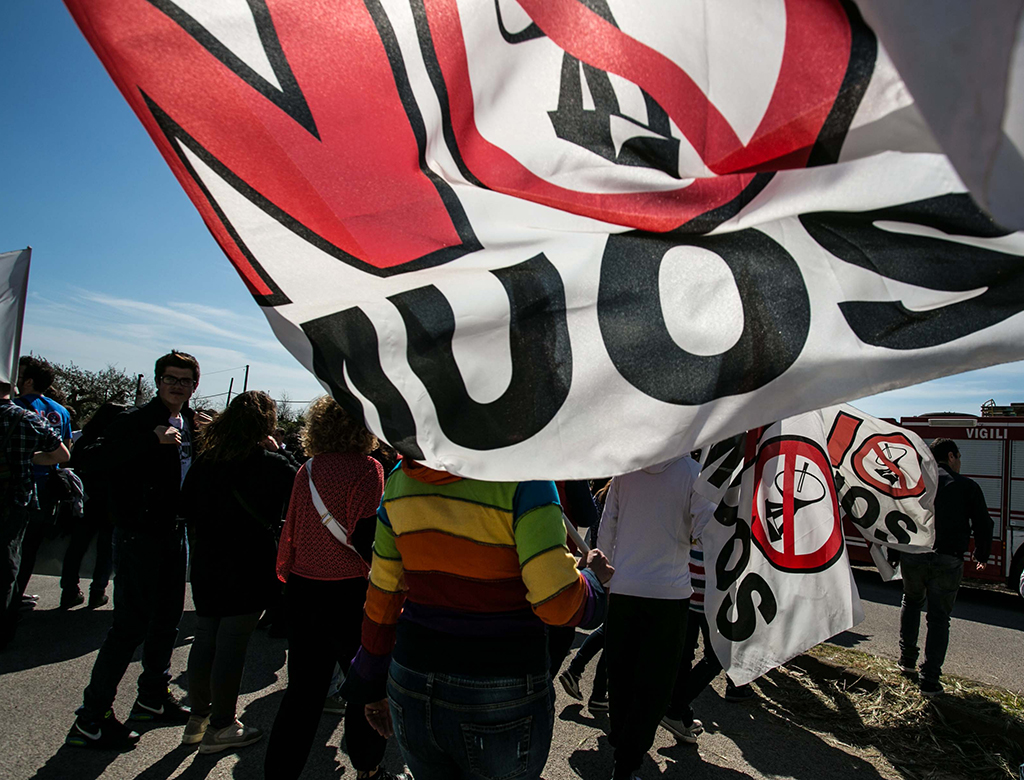 A Caltagirone, contro il Muos: 30 giugno.