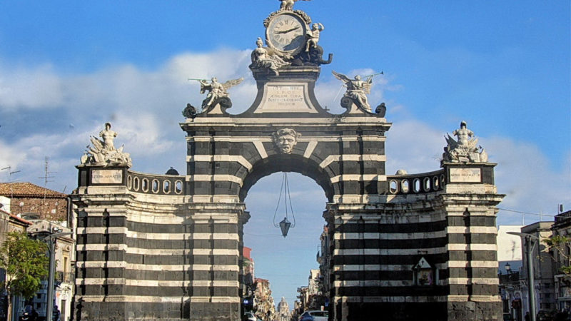 Catania: la porta del Fortino