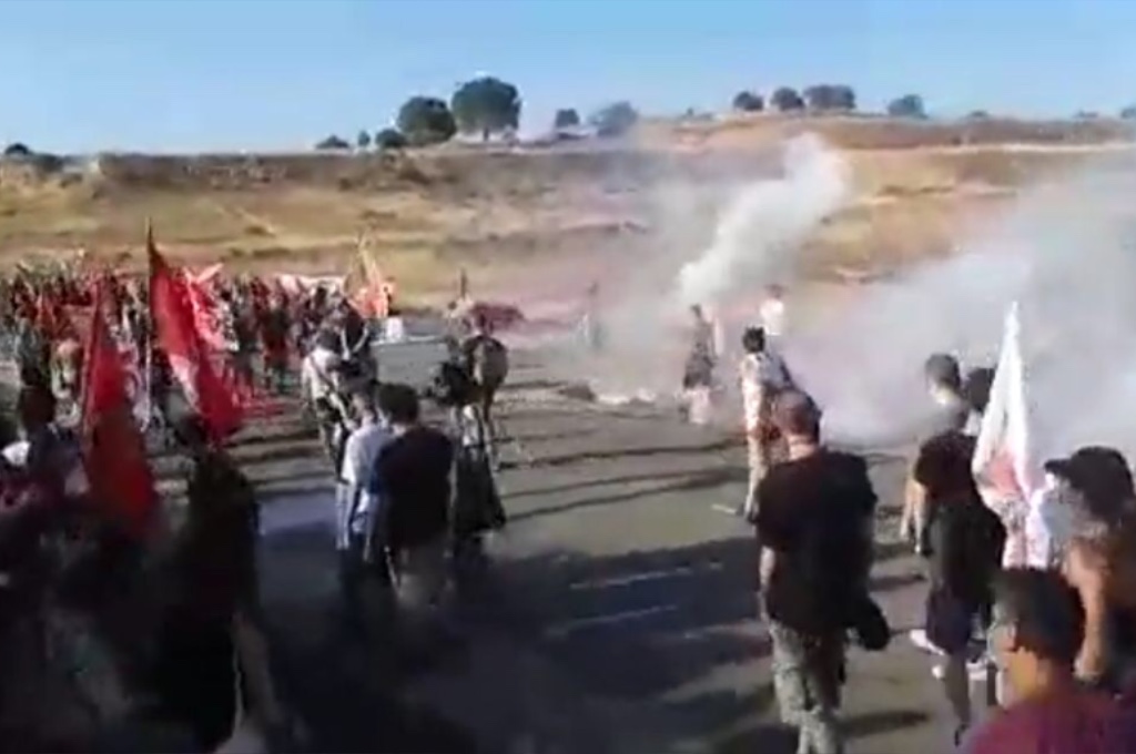 Niscemi. Polizia lancia lacrimogeni sui manifestanti No Muos