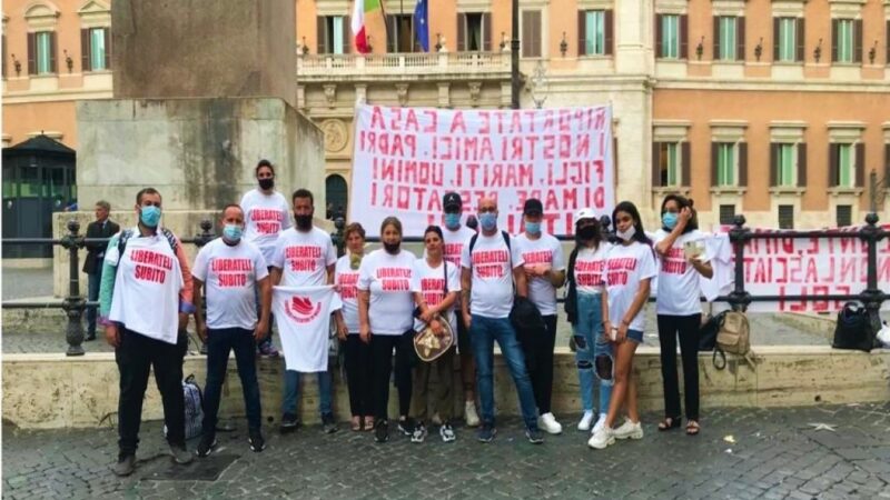 Pescatori sequestrati in Libia: presidio permanente dei familiari a Palazzo Chigi.