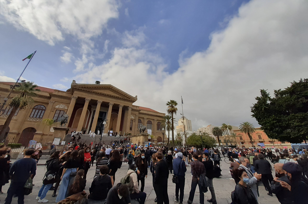 Palermo e Catania: il mondo dello spettacolo scende in piazza