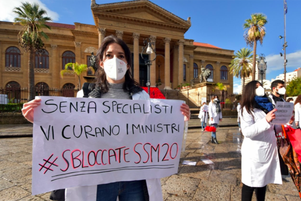 Palermo: in piazza gli aspiranti specializzandi in attesa delle graduatorie