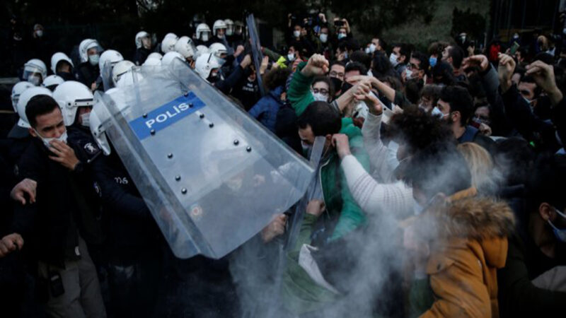 Turchia: Erdoğan nomina il nuovo rettore, esplode la rivolta studentesca