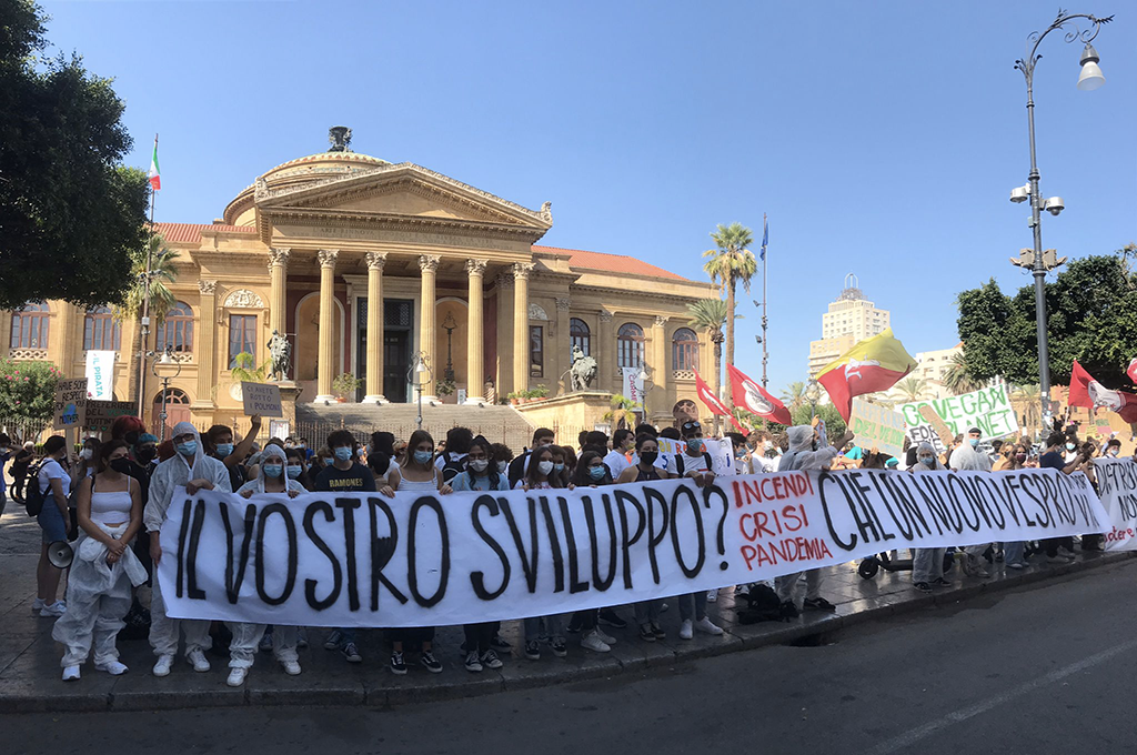 La Sicilia in piazza per lo sciopero globale per il clima