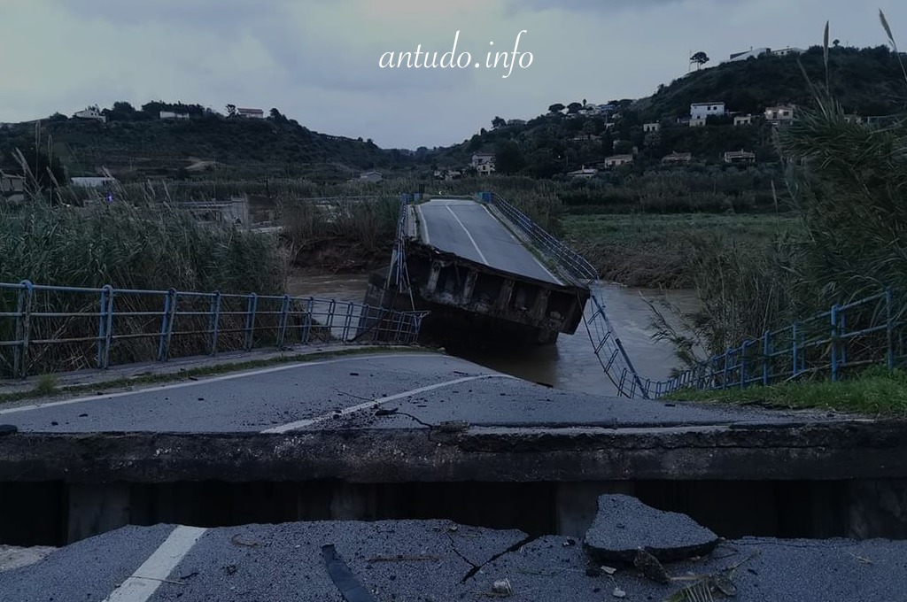 Crolla un ponte ad Alcamo. La colpa non è del maltempo!