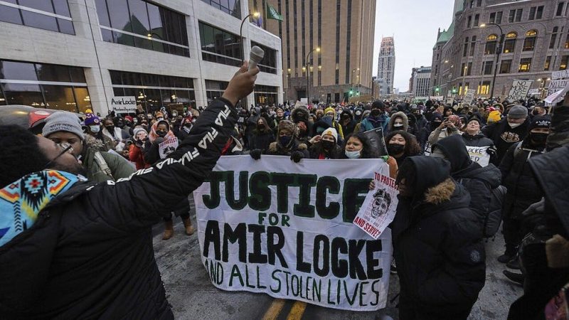 Minneapolis: dopo Floyd la polizia, legittimata dalla divisa, continua a uccidere