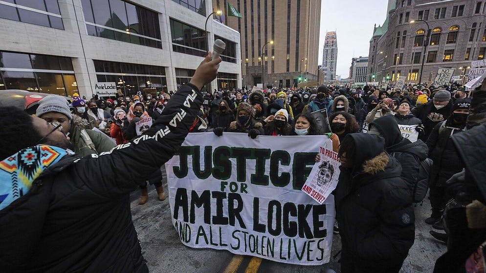 Minneapolis: dopo Floyd la polizia, legittimata dalla divisa, continua a uccidere