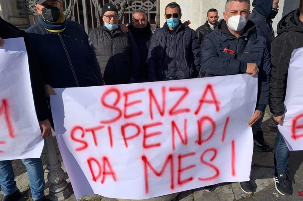 Milazzo: la battaglia dei lavoratori ex Sicem senza stipendio da Ottobre