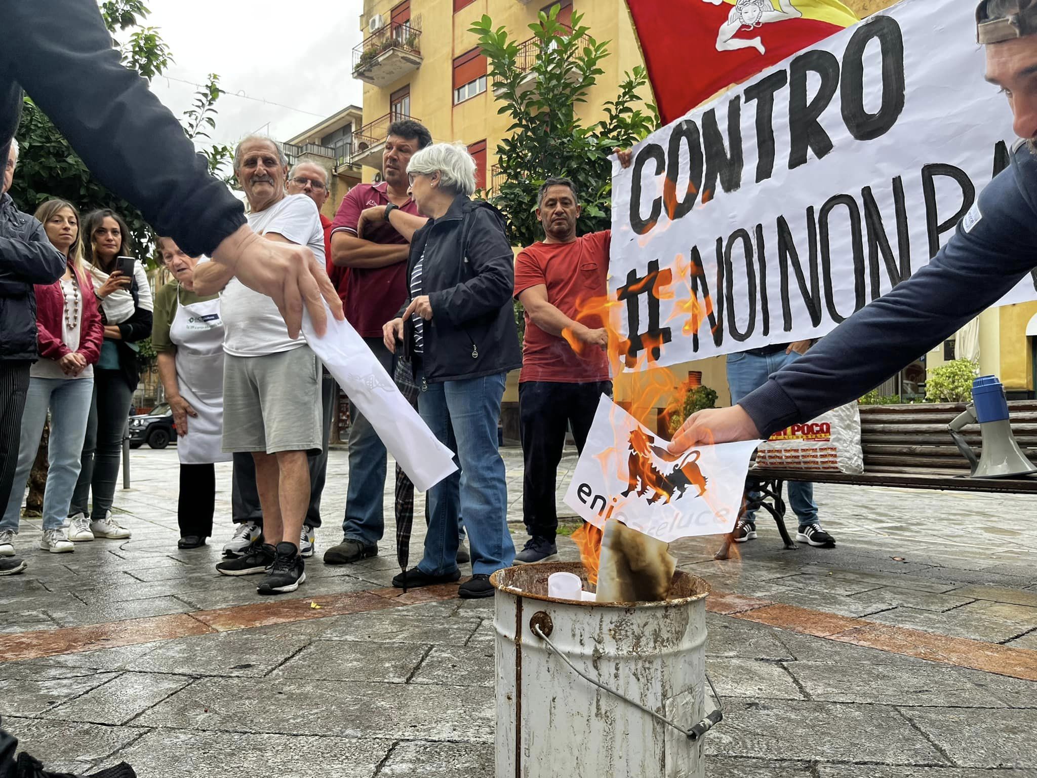 «Noi non paghiamo». A Palermo e dintorni si bruciano le bollette