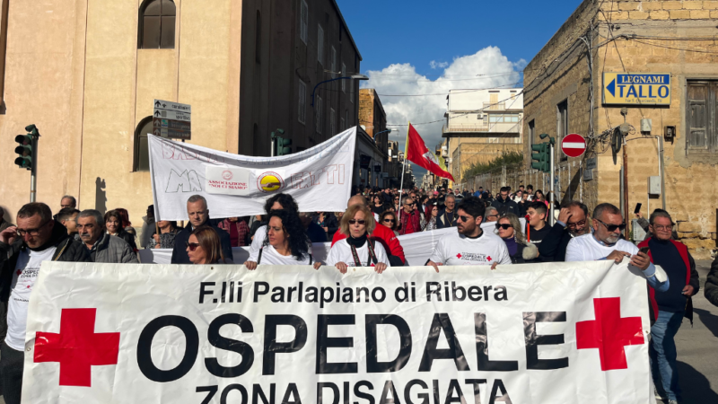 “Ospedale Zona Disagiata”: migliaia in piazza a Ribera per il diritto alla salute