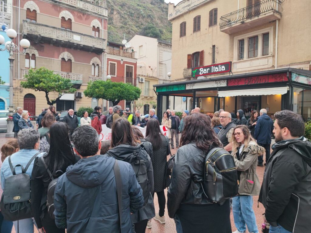 No alla chiusura del CCPM di Taormina. La protesta del comitato