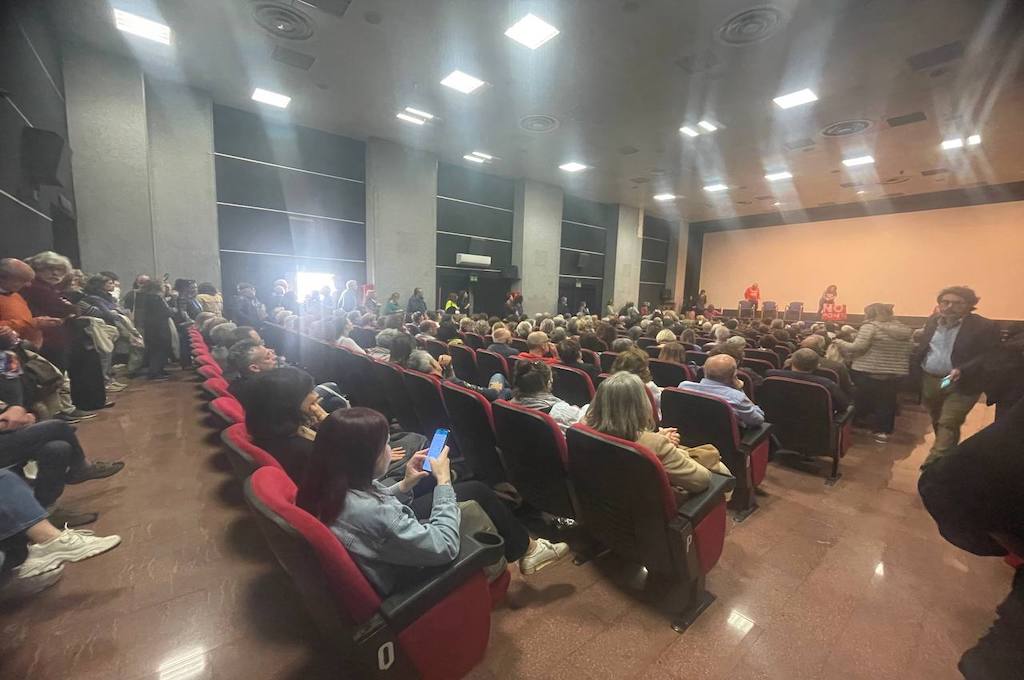 Assemblea a Messina: centinaia di docenti No Ponte si mobilitano contro la mega-opera
